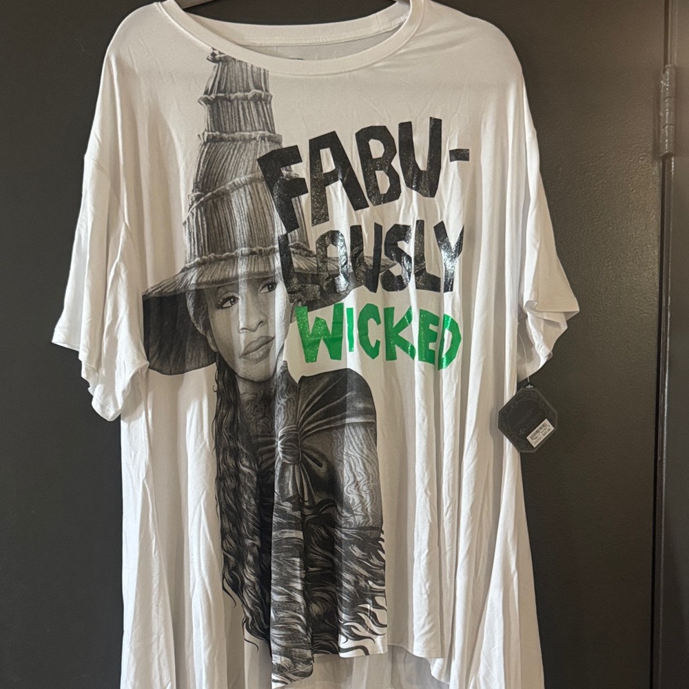 Universal Studios Wicked Shirt L